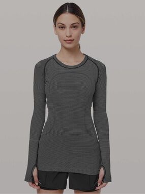 Lululemon • Swiftly Tech Longsleeve Crew • Size 6